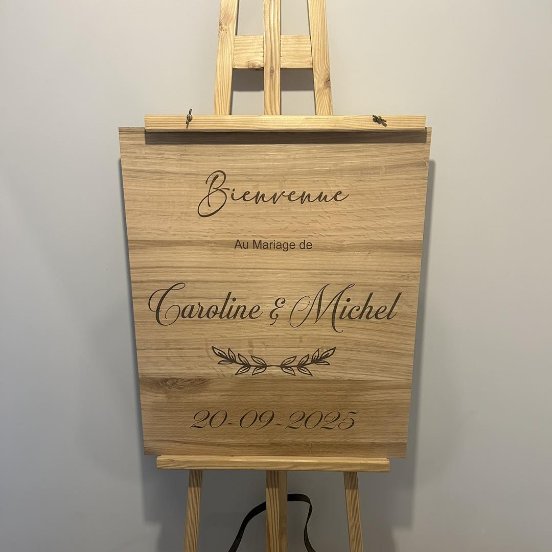 Panneau de bienvenue mariage en chêne massif – Personnalisé (500 × 650 mm)