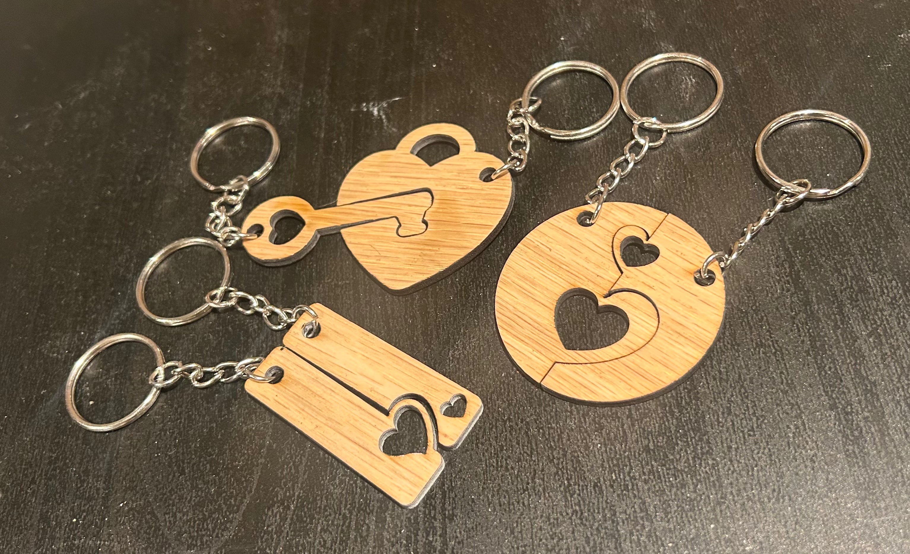 Porte-clés en bois à partager – Duo personnalisable