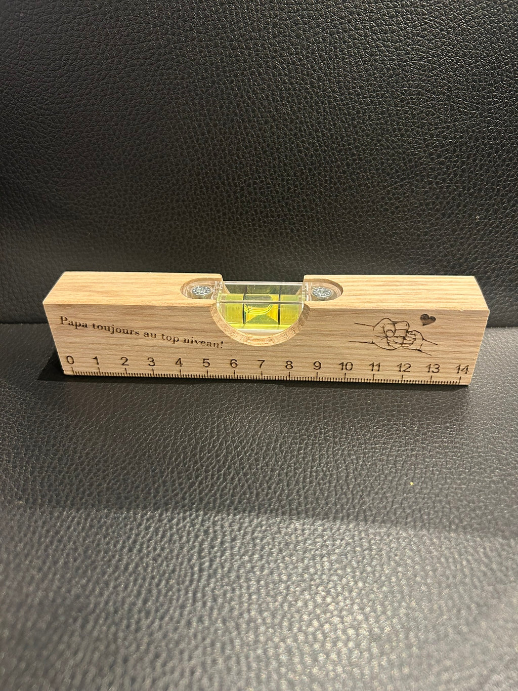 Niveau à bulle en bois personnalisé – Cadeau original et pratique